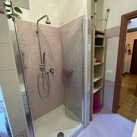 Via Capri 4 *